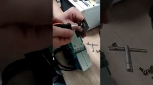 Замена ножей на рубанке Макита. пункт проката Ялмад Воронеж
