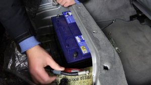 Mercedes-Benz W210 Battery Replacement