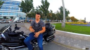 Обзор Honda Gold Wing- Yamaha R1 vs Honda Gold Wing