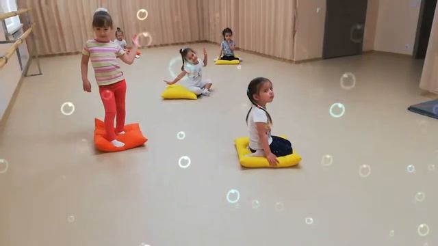 Мастер - класс для детей 4-5 лет от школы танца "Счастливые люди" смотреть онлайн