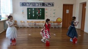 Детский танец «Детки – конфетки» МБДОУ "Верблюженский детский сад "Теремок" Средняя подгруппа.