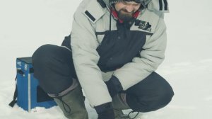 Зимняя рыбалка, ловля на безмотылку.