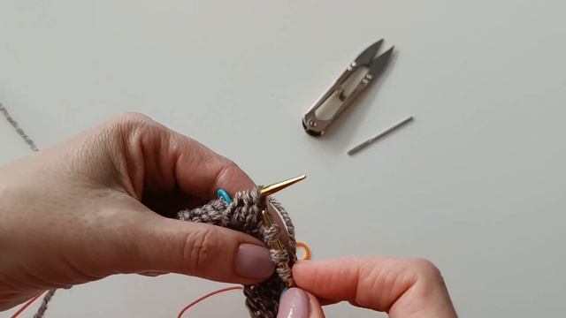 Как связать повязку на голову спицами. Подробный МК для начинающих #вязаниеспицами #повязканаголову