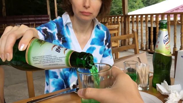 Путешествие в Грузию 2017: Грузия День 2 Минералка из скалы, озеро прямо в горах, высота и красота смотреть онлайн