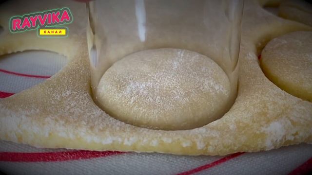 Жареные Пончики на Сгущенке без Дрожжей смотреть онлайн