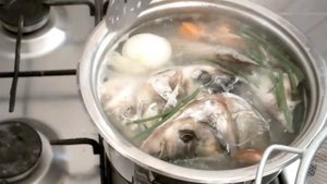 Как приготовить ароматную УХУ из речной рыбы дома с запахом костра