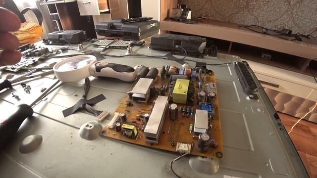 Ремонт телевизора LG 42LA615V-ZE.Блок питания.Не включается с первого раза. смотреть онлайн