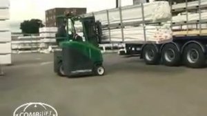 Компактный многоходовый вилочный погрузчик Combilift Combi-CB
