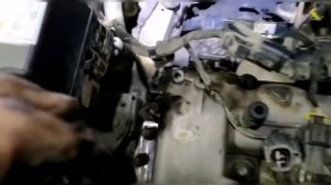 Снимаем и ставим генератор Kia Soul дизель.