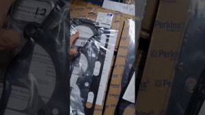 комплект прокладок верхний серия 1104 оригинал Perkins и копия Perkins сравнение