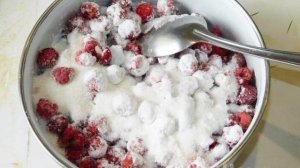 Пирог с малиной на дрожжевом тесте