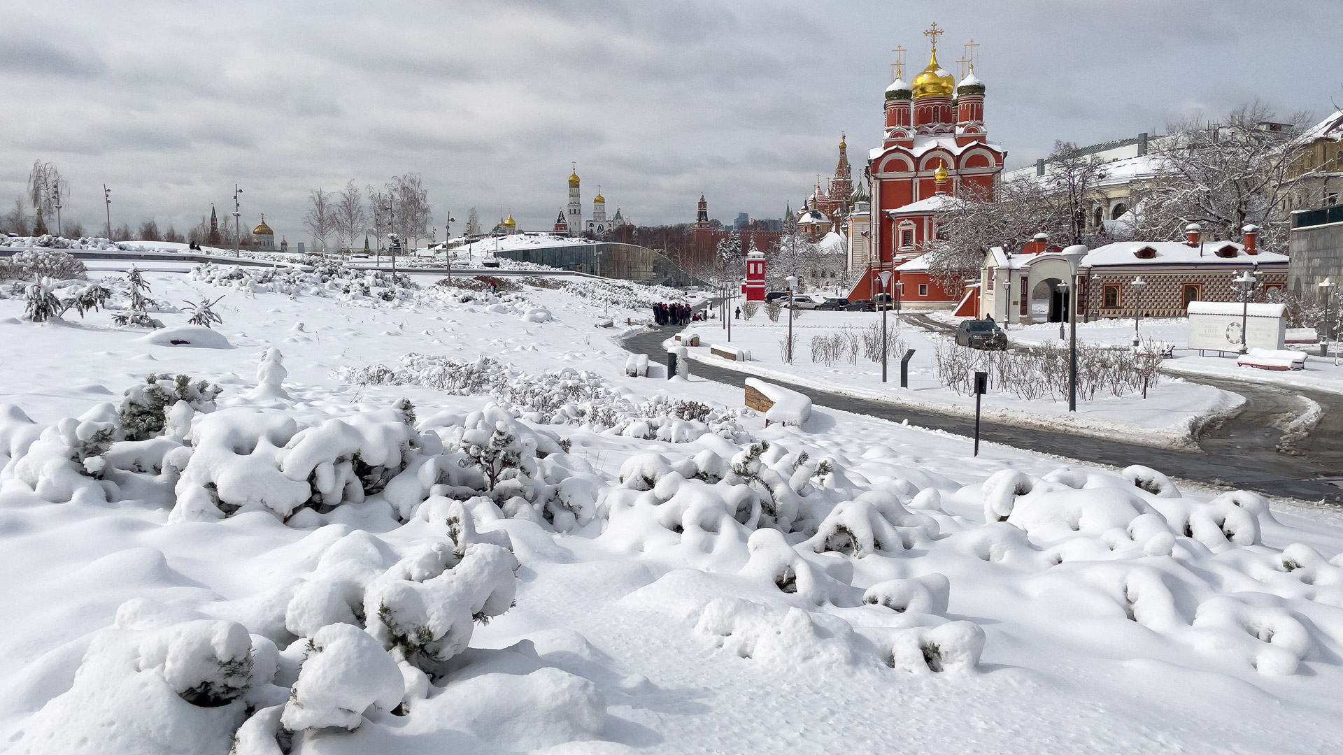 парк зарядье в москве зимой