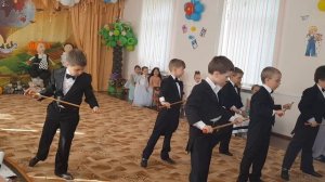 Танец джентльменов. Выпускной в детском саду 2019.