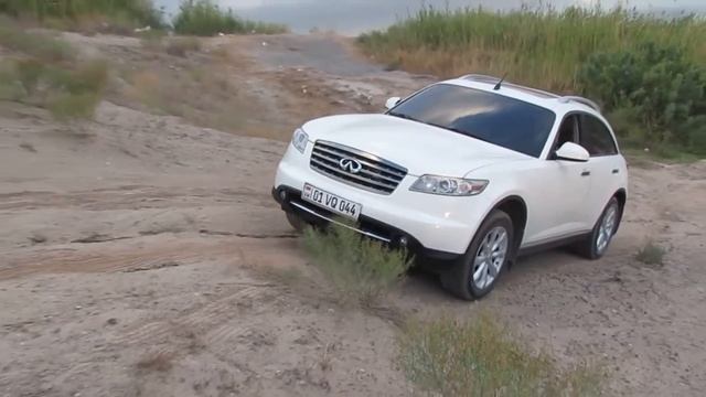 Infiniti FX35 Offroad смотреть онлайн