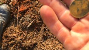 Шурф фундамента  где я поднял кучу находок и старую икону