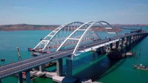 Строители уложили первые рельсы железнодорожной части Крымского моста по особой технологии