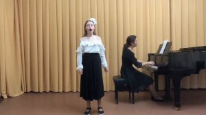 Архипова Дарина 1.Л.в.Бетховен “O Santissima!” 2.Русская народная песня «Выходили красны девицы»