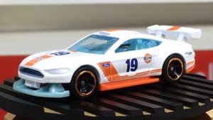 Hot Wheels Custom '18 Ford Mustang GT
