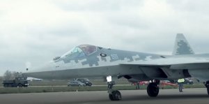 Модернизированный самолет пятого поколения Су-57