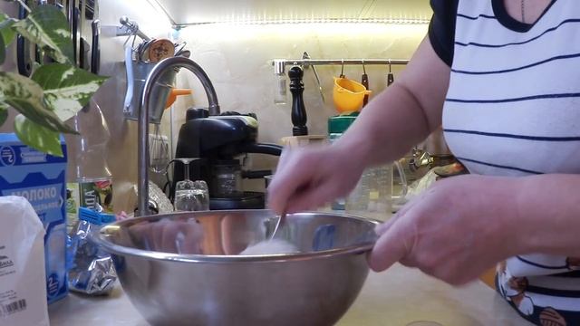 Печем хлеб в хлебопечке Midea / Простая хлебопечка / Вкусный хлеб смотреть онлайн