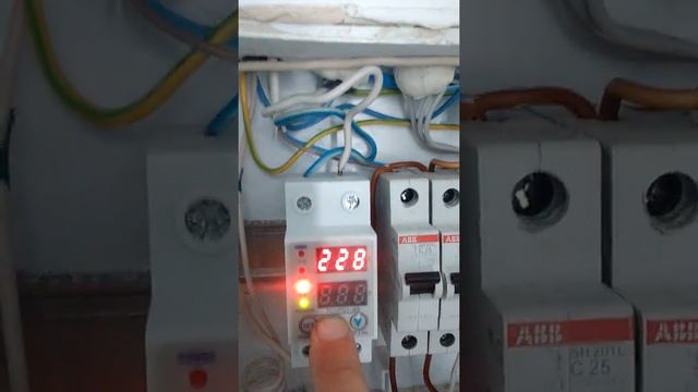Реле напряжения и тока с дисплеем 63А 230В. Китай. На din-рейку. Настройка реле.