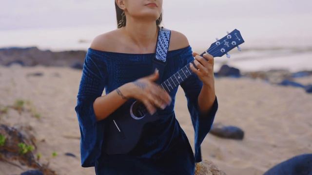 Enya "Moon" 4-String Blue | Taimane Signature Tenor Ukulele смотреть онлайн