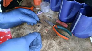 Чистка клапана омывателя лобового стекла. S80.