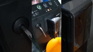 Инструкция по чистки Кофемашины Philips HD8827/09 по требованию аппарата. Часть вторая.