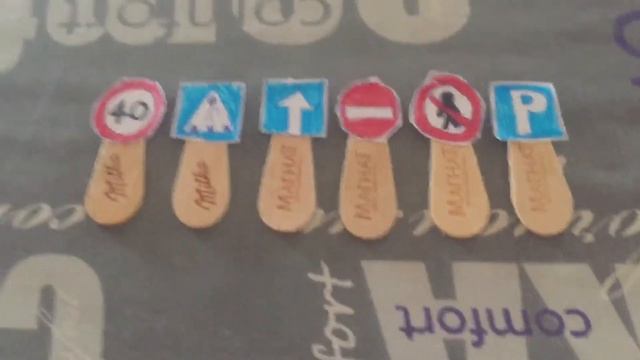 Дорожные знаки сделано из палочек от мороженого - Детей в школу смотреть онлайн