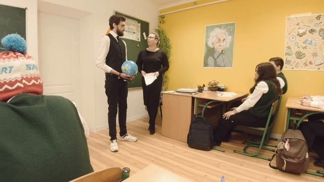 От первого лица: Школа 4 ? ВЫЗВАЛИ ЭКСТРАСЕНСА в ШКОЛУ ? ПРАНК над ЗАВУЧЕМ ШКОЛЫ ГЛАЗАМИ ШКОЛЬНИКА смотреть онлайн