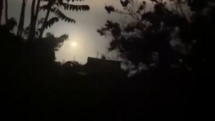 Кадры пуска ракет по позициям ВСУ в Николаевской области из района Херсона.