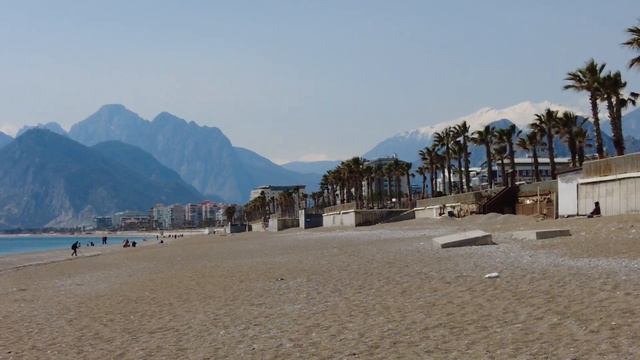 18 МАРТА 2022 года Весна в 🇹🇷 Турции в Коньяалты. Красивое море и горы.