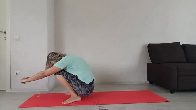 Йога под видео! Укрепляем мышцы корсета. Людмила Радость. Йога в Натухаевской. #йога #практикайоги