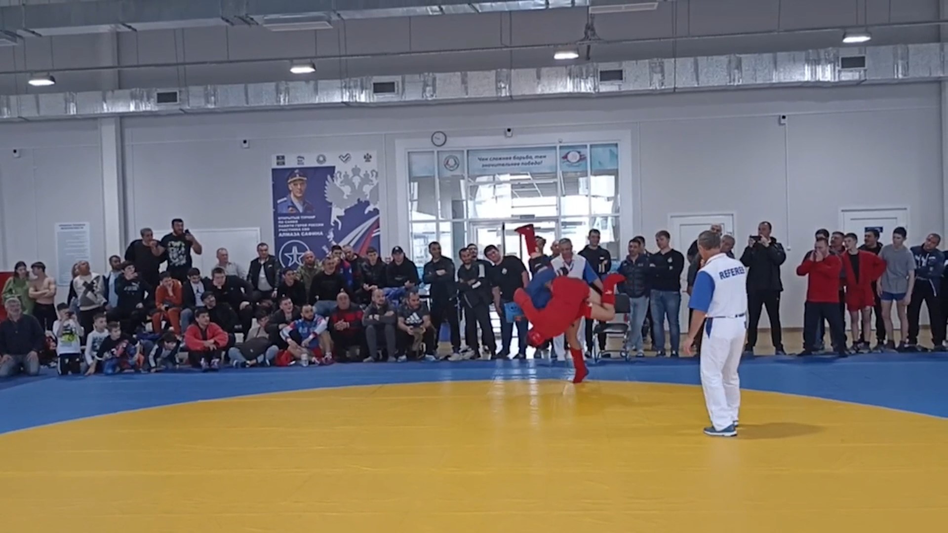 В Центре единоборств прошел турнир по самбо, посвященный памяти Героя России Алексея Палатиди смотреть онлайн