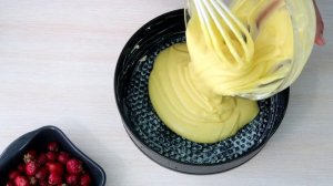 Простой рецепт пирога с клубникой