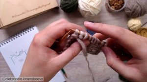 Как Вязать Круглый Вырез и Скос Плеча Спицами