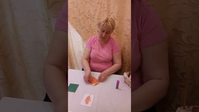 Конструирование из бумаги - оригами "Морковь"