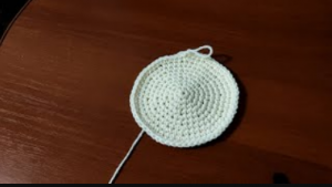 КРУГ КРЮЧКОМ СТОЛБИКАМИ БЕЗ НАКИДА.ПЛОСКИЙ, РОВНЫЙ КРУГ. Урок 17. (720p)