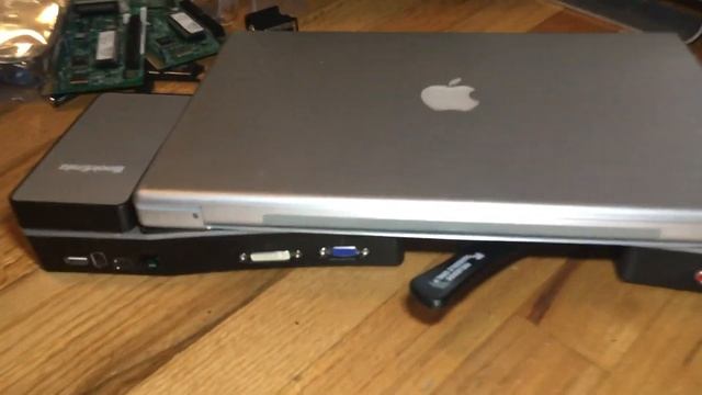 (Mac Oddware) BookEndz MacBook Pro Docking Station смотреть онлайн
