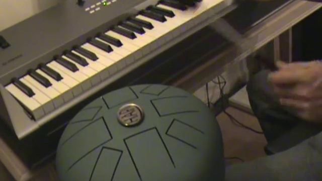 Hapi Drum and Yamaha MM8 Combo смотреть онлайн