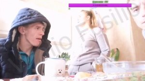 Ангелина учит виталика стирать белые вещи (Виталик и Ангелина стрим 15.10.19)