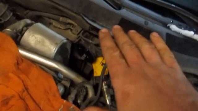 Замена топливного фильтра OPEL ASTRA 2 0 TDI Проверка свечей накала и их замена смотреть онлайн