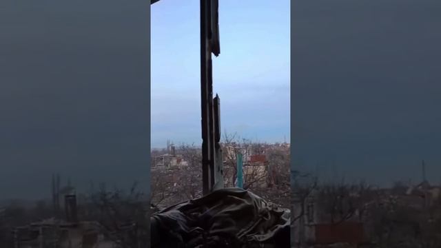 Обстрел украинских позиций в руинах Крынок смотреть онлайн