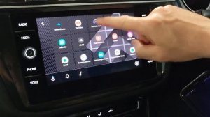 Mirror Smartphone screen to Android Auto via Screen2Auto