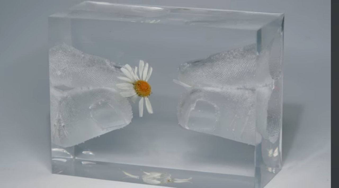 Любит не любит? Ромашка в эпоксидной смоле смотреть онлайн