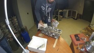 Посадка направляющих втулок клапанов с помощью жидкого азота