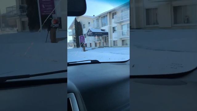 Канадский дворник. Canadian road cleaner