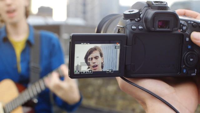 Canon EOS 80D + EF S 18 135mm f3 5 5 6 IS USM возможности смотреть онлайн