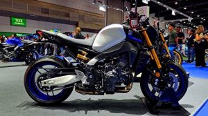 The Yamaha MT-09 SP 2023 Vs Honda CB1000R 2023 - comparison at a glance