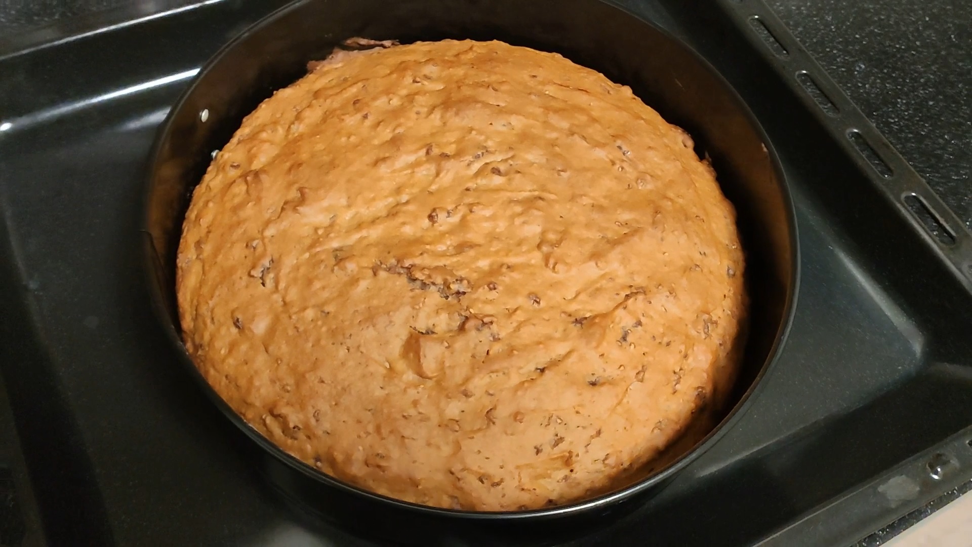 Пирог на кефире с вареньем. Очень простой рецепт выпечки на скорую руку смотреть онлайн